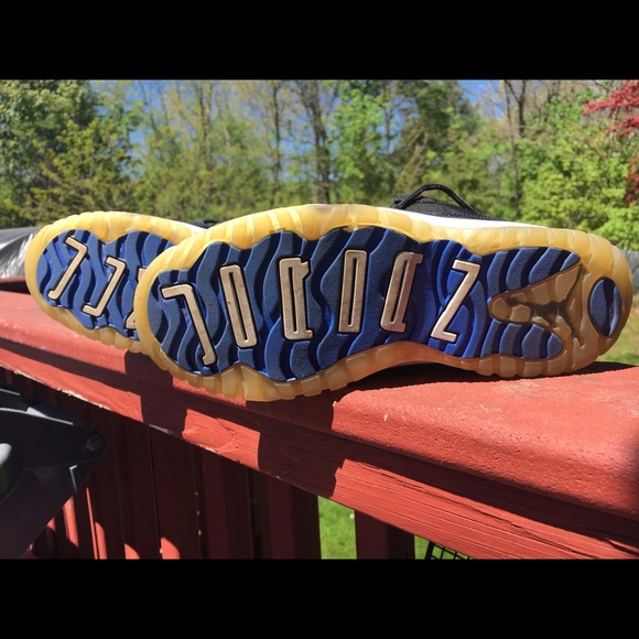 Jordan 11 - Picture 3 of 4